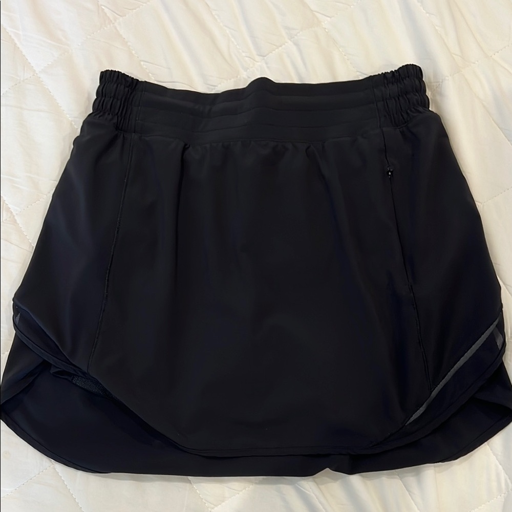 Lululemon hotty hot skirt black size 6 golf tennis liner pockets